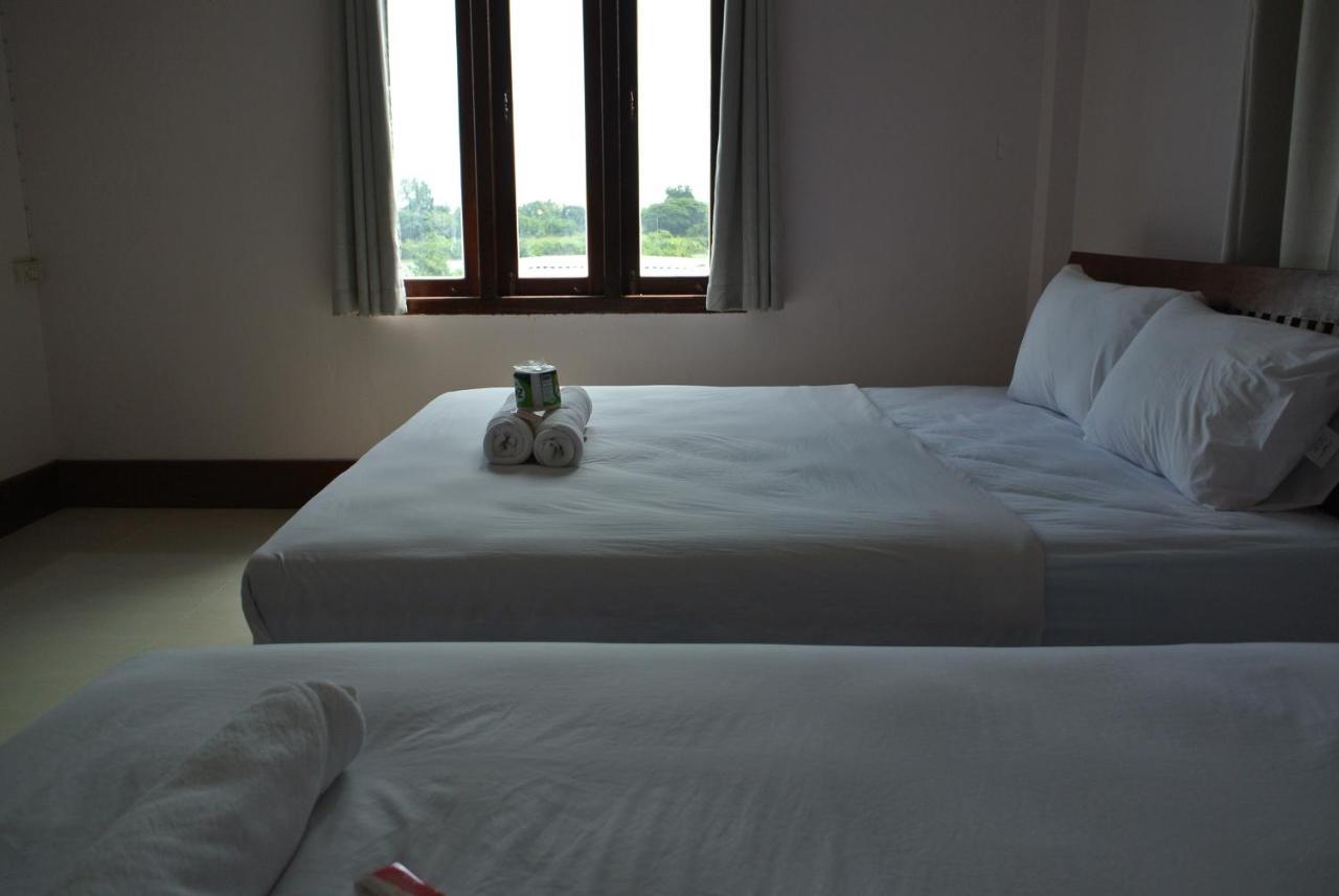 Mama Leurth Sunset Guesthouse Ban Dondét Pokoj fotografie