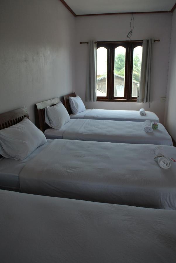 Mama Leurth Sunset Guesthouse Ban Dondét Pokoj fotografie